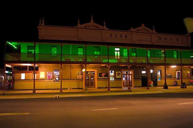 Club Hotel Glen Innes Eksteriør billede